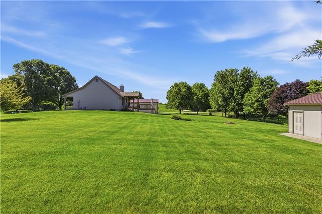 15220 Terra Pulchra Drive, Smithville, MO 64089