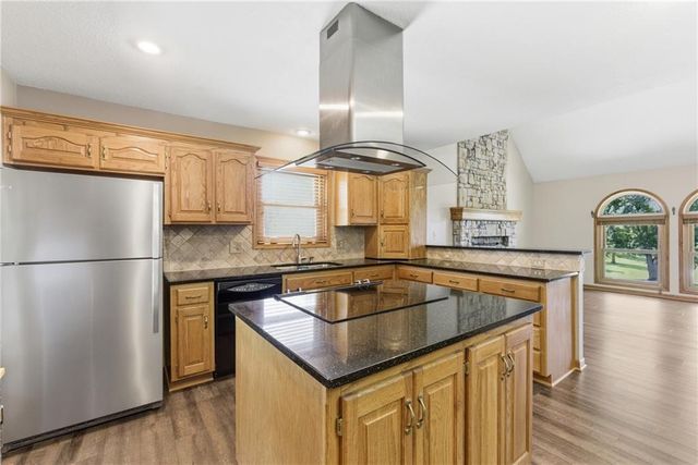 15220 Terra Pulchra Drive, Smithville, MO 64089