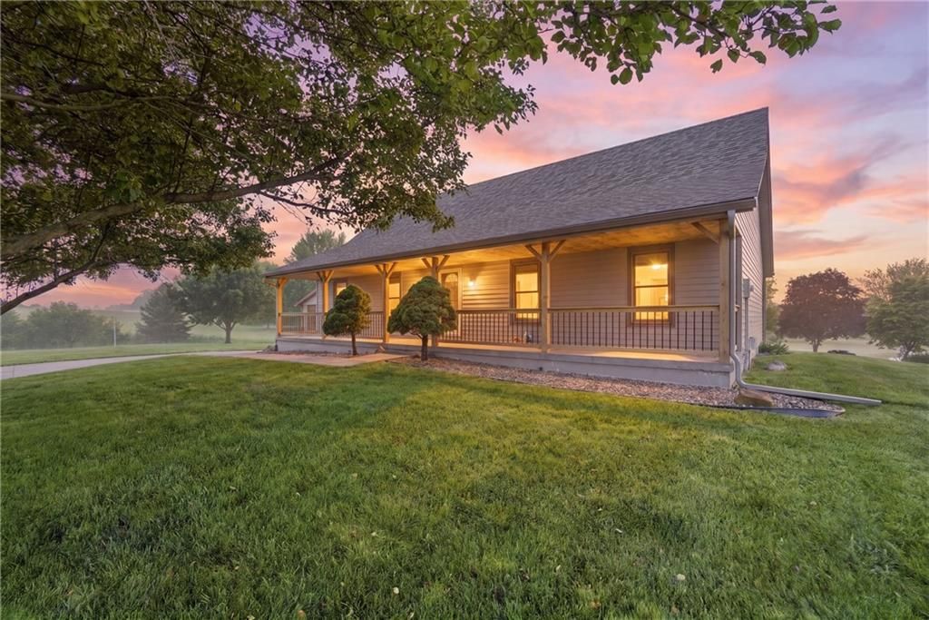 15220 Terra Pulchra Drive, Smithville, MO 64089