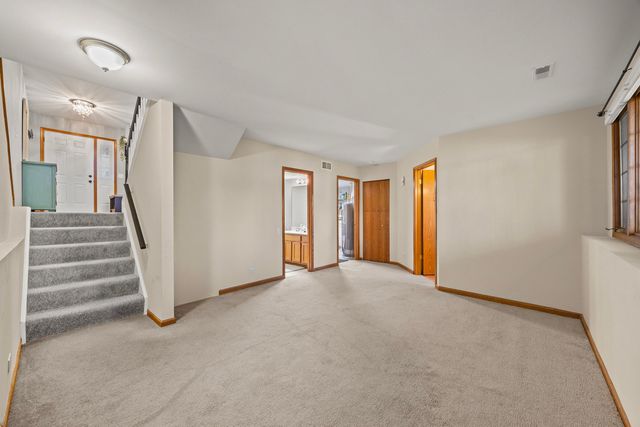 955 Ascot Drive, Elgin, IL 60123
