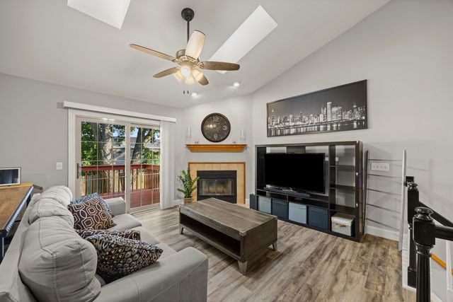 955 Ascot Drive, Elgin, IL 60123