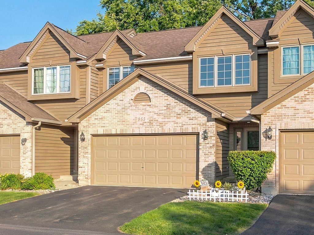 955 Ascot Drive, Elgin, IL 60123