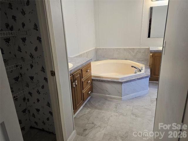 285 Skyuka Road, Statesville, NC 28677