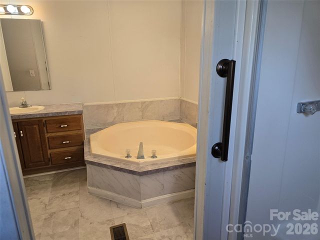 285 Skyuka Road, Statesville, NC 28677