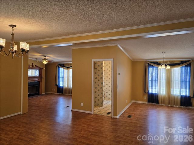 285 Skyuka Road, Statesville, NC 28677