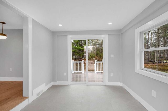 4 Tina Avenue, Pelham, NH 03076