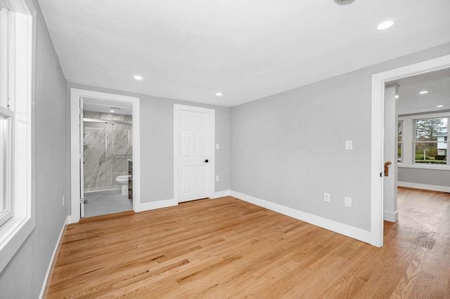 4 Tina Avenue, Pelham, NH 03076