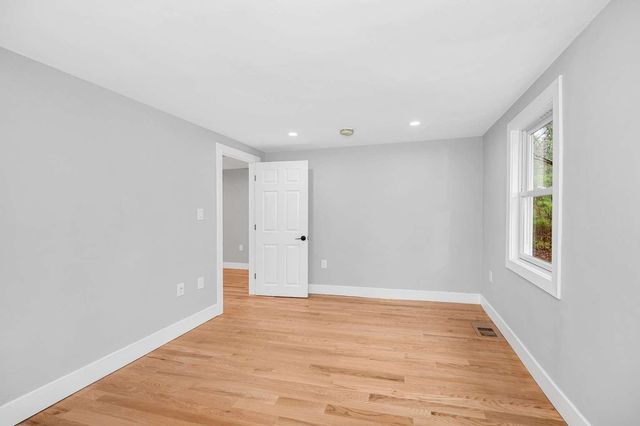 4 Tina Avenue, Pelham, NH 03076