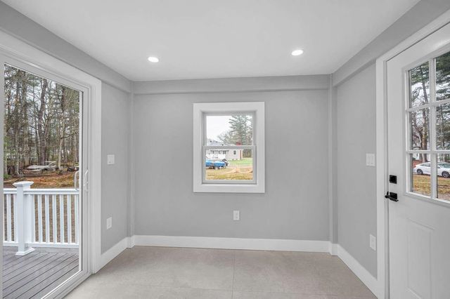 4 Tina Avenue, Pelham, NH 03076