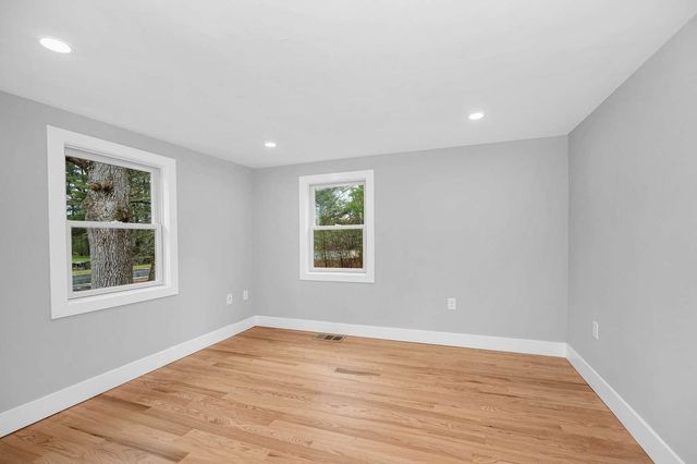 4 Tina Avenue, Pelham, NH 03076