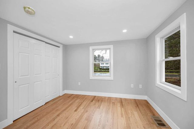 4 Tina Avenue, Pelham, NH 03076