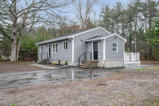 4 Tina Avenue, Pelham, NH 03076