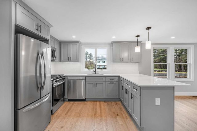 4 Tina Avenue, Pelham, NH 03076