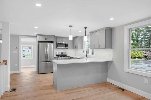 4 Tina Avenue, Pelham, NH 03076