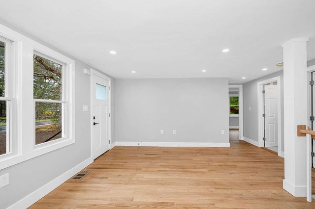 4 Tina Avenue, Pelham, NH 03076