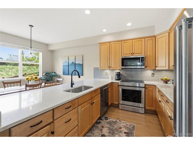 689 Wild Ridge Ln, Lafayette, CO 80026