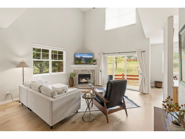 689 Wild Ridge Ln, Lafayette, CO 80026