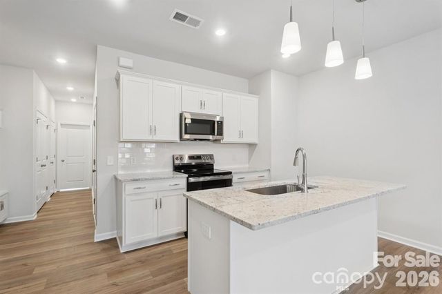 4628 Lakeview Road, Charlotte, NC 28216