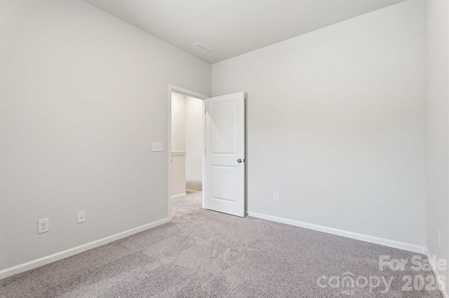 4628 Lakeview Road, Charlotte, NC 28216
