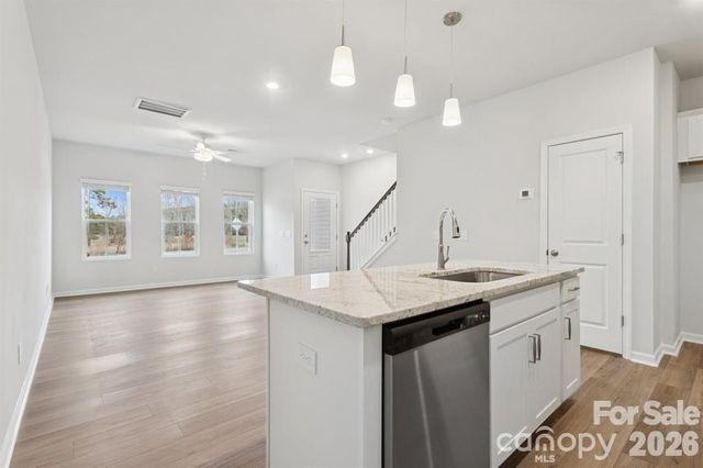 4628 Lakeview Road, Charlotte, NC 28216