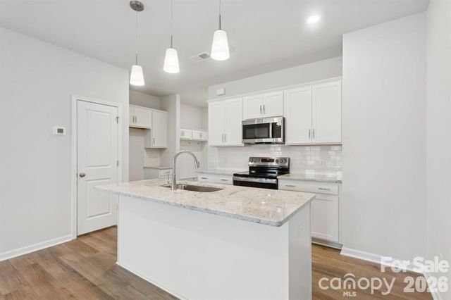 4628 Lakeview Road, Charlotte, NC 28216