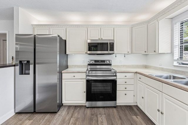2103 N Palm Circle, North Palm Beach, FL 33408