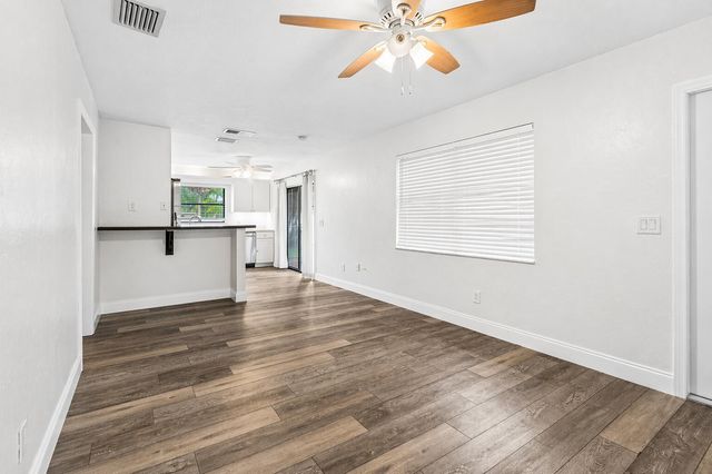 2103 N Palm Circle, North Palm Beach, FL 33408