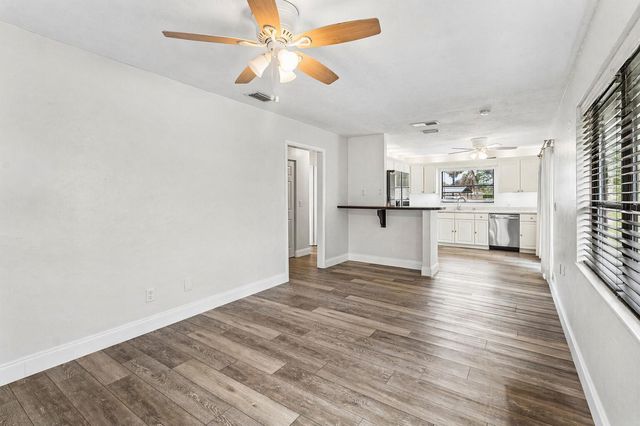 2103 N Palm Circle, North Palm Beach, FL 33408