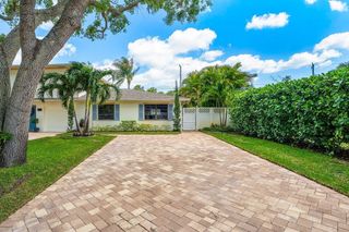 2103 N Palm Circle, North Palm Beach, FL 33408