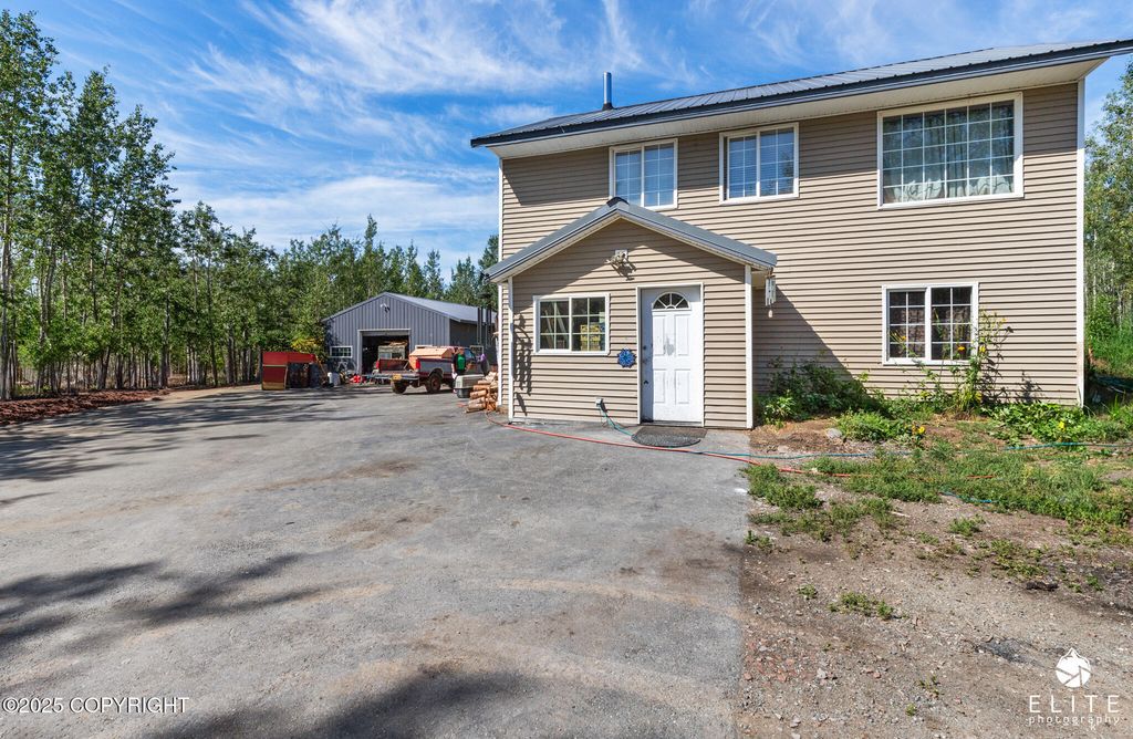 2830 S Beechwood Circle, Big Lake, AK 99652