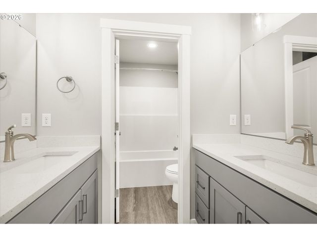 165 Nw MAWRCREST Ave, Gresham, OR 97030