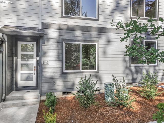 165 Nw MAWRCREST Ave, Gresham, OR 97030