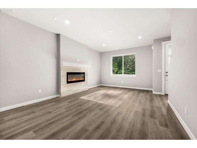 165 Nw MAWRCREST Ave, Gresham, OR 97030