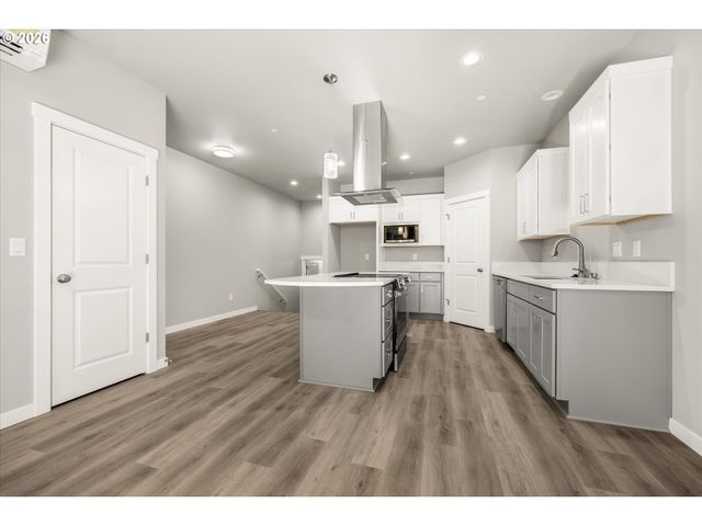 165 Nw MAWRCREST Ave, Gresham, OR 97030