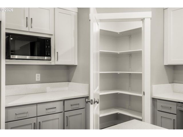 165 Nw MAWRCREST Ave, Gresham, OR 97030