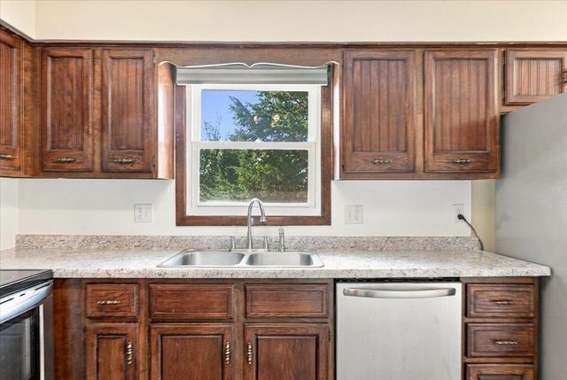 14651 MEADOWBROOK Lane, Council Bluffs, IA 51503