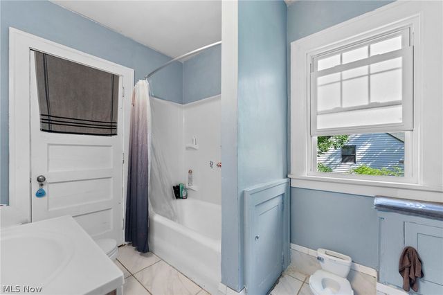 1660 Maple Road, Cleveland Heights, OH 44121