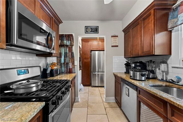 1660 Maple Road, Cleveland Heights, OH 44121