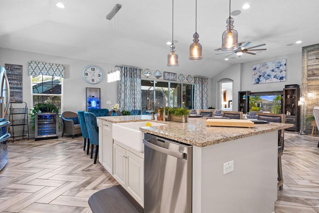 7702 PARADISO DRIVE, Apollo Beach, FL 33572