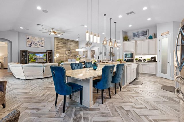7702 PARADISO DRIVE, Apollo Beach, FL 33572