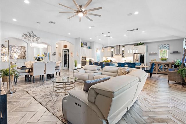 7702 PARADISO DRIVE, Apollo Beach, FL 33572