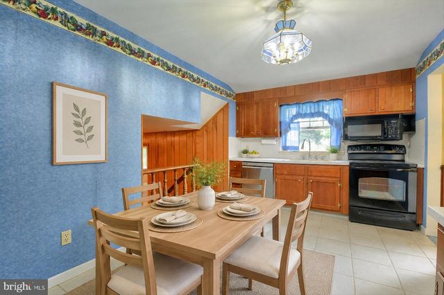 830 KING ST, Palmyra, PA 17078