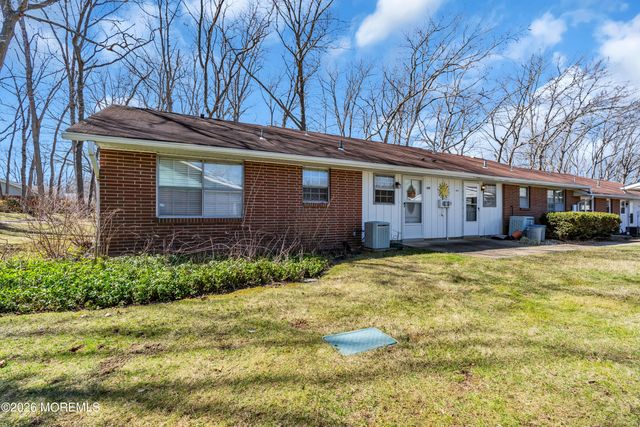 62F Buckingham Drive 100f, Lakewood, NJ 08701