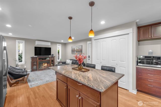 1740 211th Way NE, Sammamish, WA 98074