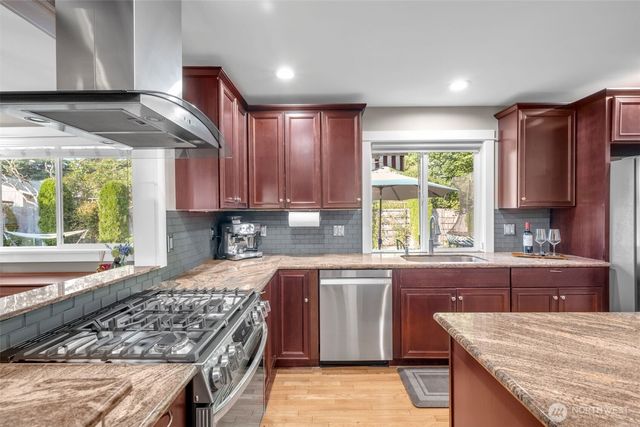 1740 211th Way NE, Sammamish, WA 98074