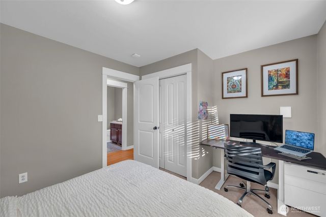 1740 211th Way NE, Sammamish, WA 98074