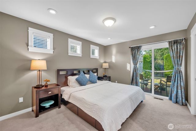 1740 211th Way NE, Sammamish, WA 98074