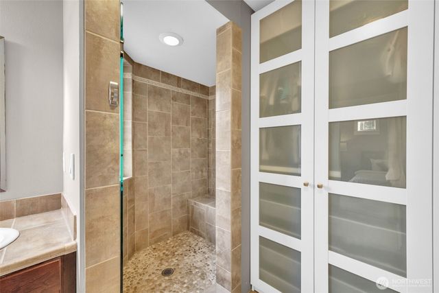 1740 211th Way NE, Sammamish, WA 98074