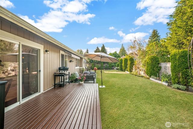 1740 211th Way NE, Sammamish, WA 98074
