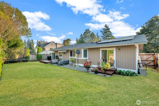 1740 211th Way NE, Sammamish, WA 98074